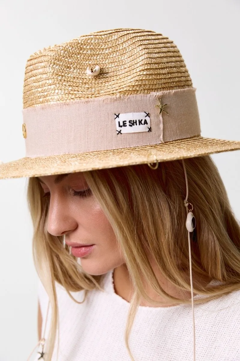 BEIGE STRAW FEDORA WITH SHELLS AND 24K GOLD-PLATED ACCESSORIES